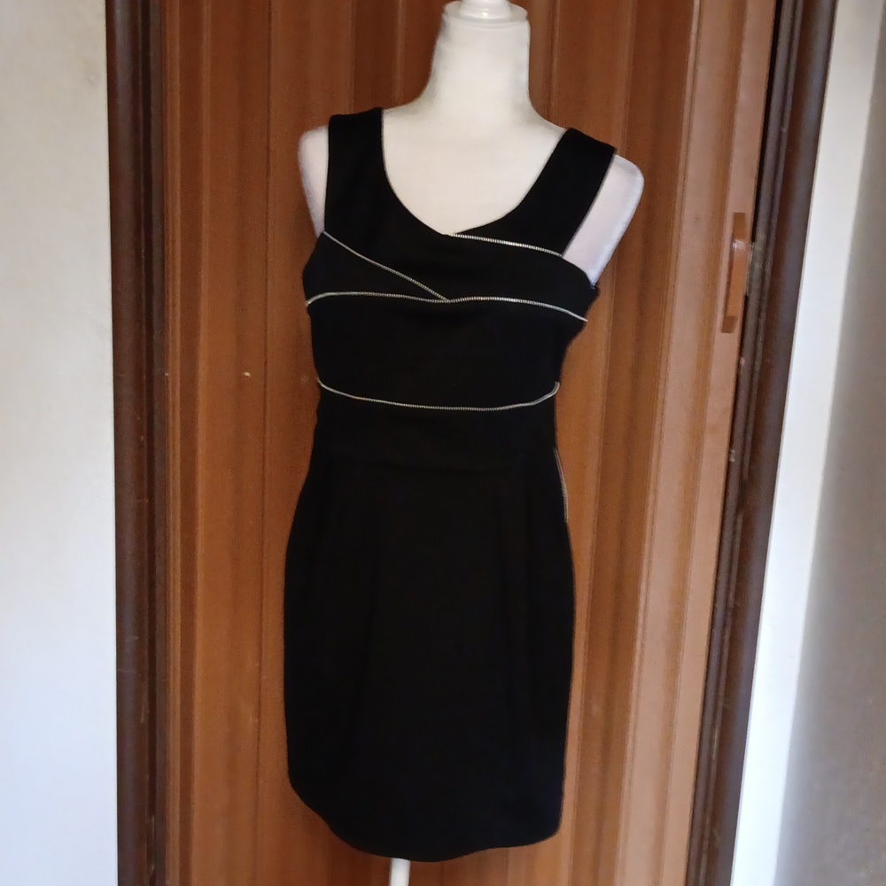 BLUSH ZIPPER DESIGN DRESS